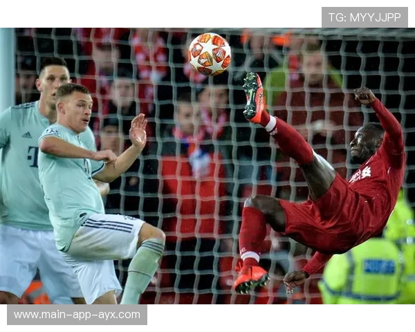 拜仁基米希中场长传直达前锋完成破门——传球的艺术与现代足球的节拍