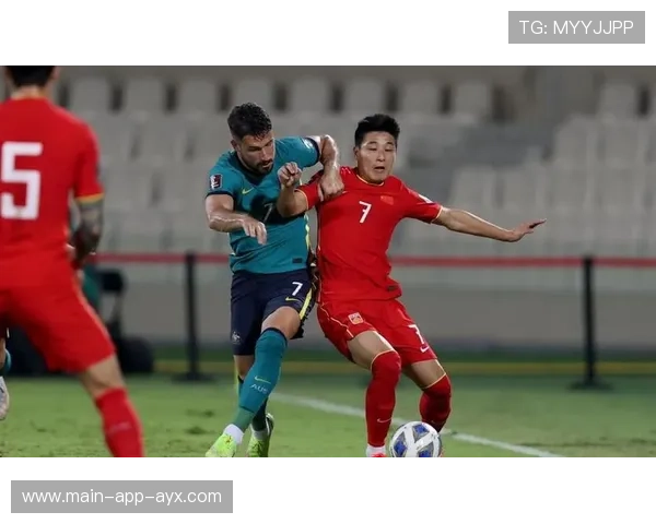 彭啸身体卡位赢得对抗