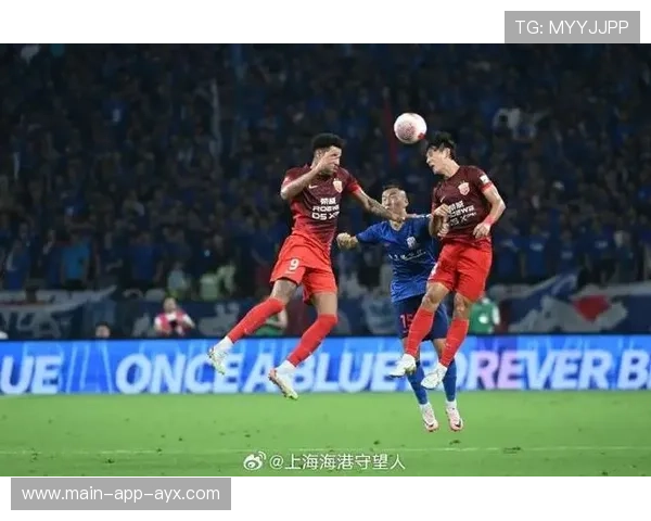 上海海港杨希插上助攻，倒三角回敲形成空门机会